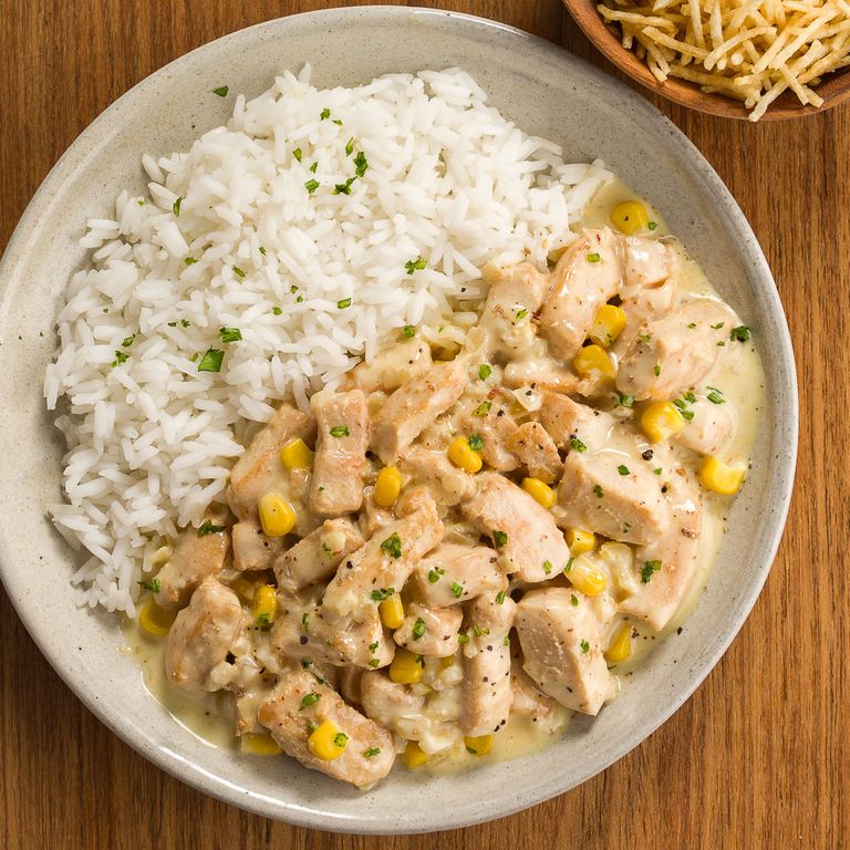 FILÉ DE PEITO DE FRANGO EM TIRAS LINHA MAIS 1KG