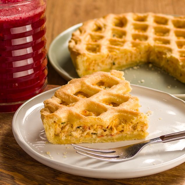 TORTA DE FRANGO COM REQUEIJÃO SWIFT 400G